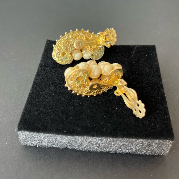 Vintage “Forbidden Fruit” Clip Earrings - Picture 10 of 10